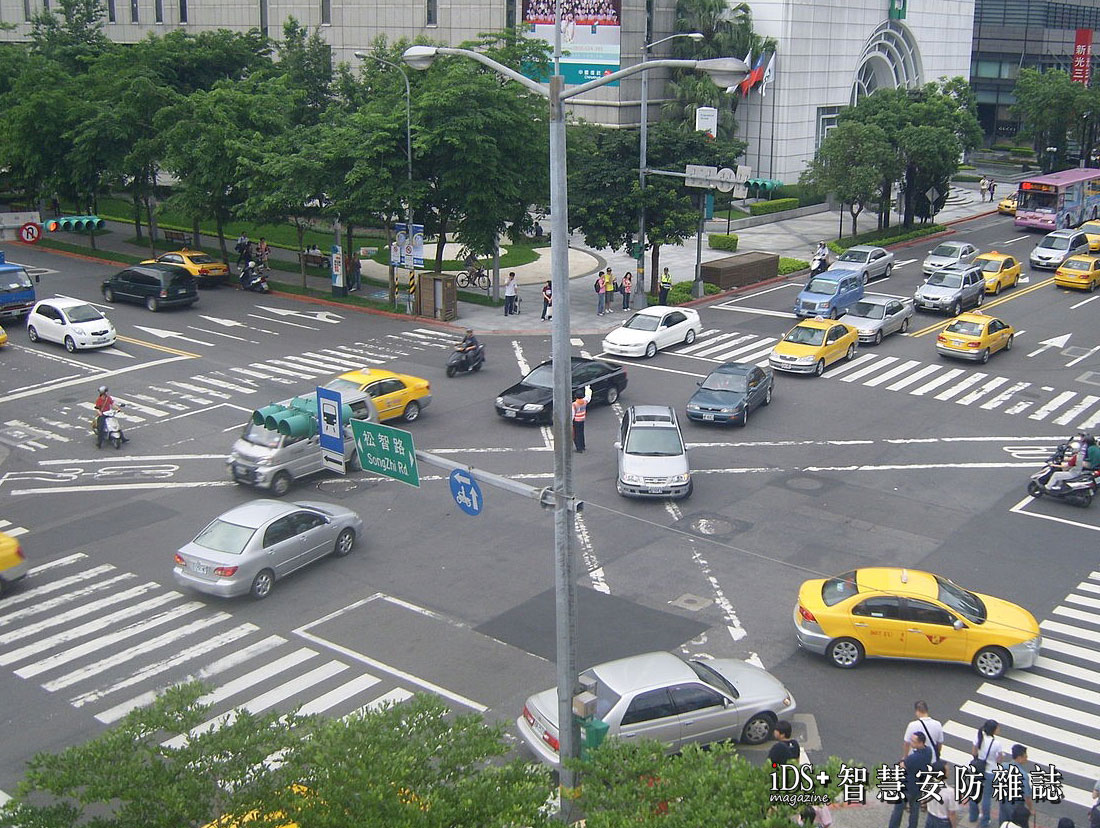 安防-無人機結合AI人工智慧，替路口安全把脈