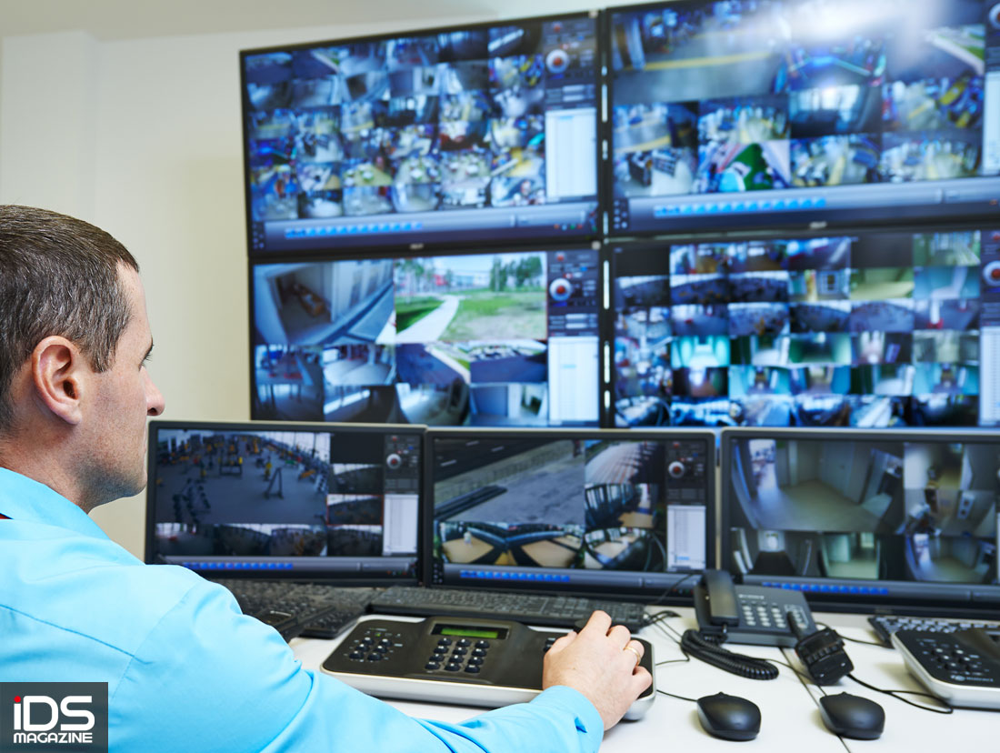 建築-大眾運輸安全革命：從「事後蒐證」轉向「即時應變」的邊緣AI新紀元